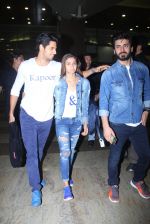 Alia Bhatt, Sidharth Malhotra and Fawad Khan promote Kapoor N Sons after they return from Bangalore on 12th March 2016 (3)_56e551d50dd5b.JPG