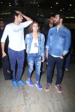 Alia Bhatt, Sidharth Malhotra and Fawad Khan promote Kapoor N Sons after they return from Bangalore on 12th March 2016 (5)_56e551fe6cfa8.JPG