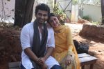 Kareena Kapoor and Arjun Kapoor on the sets of Thapki on 13th March 2016 (6)_56e576f69790d.JPG