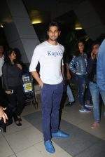 Sidharth Malhotra promote Kapoor N Sons after they return from Bangalore on 12th March 2016 (32)_56e551a9a0ae9.JPG