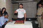 Aamir Khan celebrated his birthday with media on 14th March 2016 (3)_56e7e919764f1.JPG