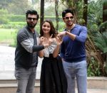 Alia Bhatt, Sidharth Malhotra, Fawad Khan at Kapoor N Sons Delhi photo shoot on 15th March 2016 (50)_56e97271ab1f8.jpg