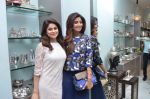 Shilpa Shetty, Shamita Shetty at Akanksha Aggarwal_s store launch on 16th March 2016 (64)_56ea5bf5e0e27.JPG