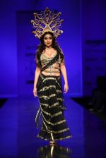 Shriya Saran walk the ramp for Annaika Show at AIFW Day 2 on 17th March 2016 (5)_56eb990288524.jpg