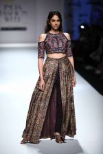 Aditi Rao Hydari at Shruti Sancehti Show on day 3 of Amazon India fashion week on 18th March 2016 (10)_56ed4129b76a5.jpg