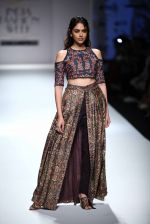 Aditi Rao Hydari at Shruti Sancehti Show on day 3 of Amazon India fashion week on 18th March 2016 (9)_56ed4121da214.jpg