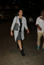 Huma Qureshi snapped at airport on 19th March 2016 (133)_56ef999a504fa.JPG