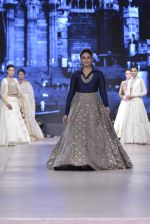 Huma Qureshi walk the ramp for Manish Malhotra_s show at CPAA Fevicol SHOW on 20th March 2016 (225)_56f003be328c9.JPG