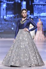 Huma Qureshi walk the ramp for Manish Malhotra_s show at CPAA Fevicol SHOW on 20th March 2016 (228)_56f003c5d181d.JPG