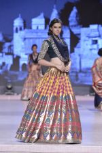 Model walk the ramp for Manish Malhotra_s show at CPAA Fevicol SHOW on 20th March 2016 (247)_56f0046767b78.JPG