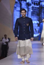 Model walk the ramp for Manish Malhotra_s show at CPAA Fevicol SHOW on 20th March 2016 (273)_56f004dfba61b.JPG