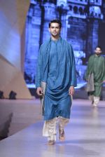 Model walk the ramp for Manish Malhotra_s show at CPAA Fevicol SHOW on 20th March 2016 (285)_56f0051f07cc0.JPG