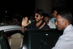 Shahrukh Khan snapped at airport on 20th March 2016 (19)_56efc02d06518.JPG