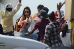 Shraddha Kapoor and Aditya Roy Kapoor snapped on location of their film on streets of Mumbai on 19th March 2016 (144)_56ef9b681a126.JPG