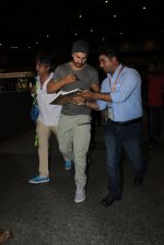 Varun Dhawan snapped at airport on 19th March 2016 (109)_56ef9a3a4dedf.JPG