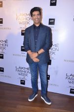 Manish Malhotra Lakme fashion week preview on 21st March 2016 (12)_56f0e890a4838.JPG