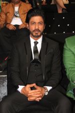Shah Rukh Khan on the setss of Sa REe Ga Ma on 26th March 2016 (18)_56f7c2d4cd470.jpg