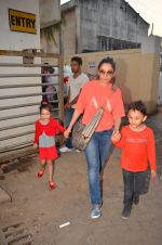 manyata dutt snapped with kids on 27th March 2016 (11)_56f8ffe9d25ce.JPG