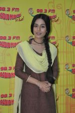 Amrita Rao at Radio Mirchi Studio for promotion of her serial, meri awaaz meri pehchaan hai on 30th March 2016 (1)_56fbc1d7d5883.JPG