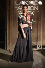 Aditi Rao Hydari at Anand Kabra_s show for LFW 2016 on 30th March 2016 (86)_56fccf434c647.JPG