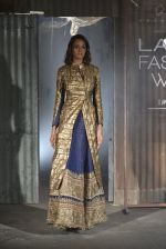 Model at Anand Kabra_s show for LFW 2016 on 30th March 2016(325)_56fcd09149112.JPG