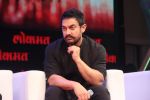 Aamir Khan at Maharastrian award by Lokmat on 1st April 2016 (50)_56ffaca64ebd0.JPG