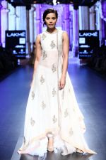 Model walk the ramp for Mughal India Show by Anushree Reddy on 1st April 2016 (19)_56ff669135abb.jpg