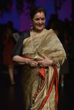 Poonam Sinha at Anita Dongre Show at LIFW 2016 Day 3 on 1st April 2016 (330)_56ffb507a87c9.JPG