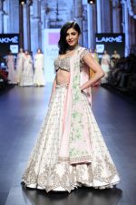 Shruti Haasan walk the ramp for Mughal India Show by Anushree Reddy on 1st April 2016 (1)_56ff66c70c574.jpg