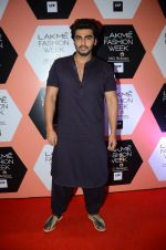 Arjun Kapoor on Day 4 at Lakme Fashion Week 2016 on 2nd April 2016 (152)_570107fde4347.JPG