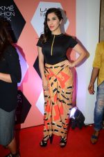 Sophie Chaudhary on Day 4 at Lakme Fashion Week 2016 on 2nd April 2016 (243)_5701309fd0c35.JPG