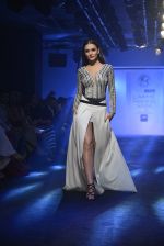 Amy Jackson at the Karan Malhotra Show at Lakme Fashion Week on 3rd April 2016  (295)_5702478915159.JPG