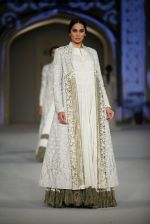 Model at the grand finale for Rohit Bal Show at Lakme Fashion Week on 3rd April 2016 (204)_57024afe918b2.JPG