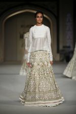 Model at the grand finale for Rohit Bal Show at Lakme Fashion Week on 3rd April 2016 (223)_57024b161d998.JPG