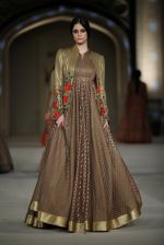 Model at the grand finale for Rohit Bal Show at Lakme Fashion Week on 3rd April 2016 (264)_57024b45a98a5.JPG
