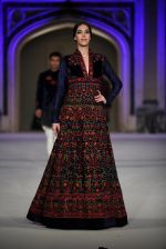 Model at the grand finale for Rohit Bal Show at Lakme Fashion Week on 3rd April 2016 (279)_57024b5942bd2.JPG