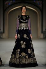 Model at the grand finale for Rohit Bal Show at Lakme Fashion Week on 3rd April 2016 (292)_57024b66d7952.JPG