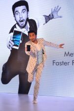 Ranveer Singh at Vivo mobile launch in Mumbai on 5th March 2016 (18)_5704ef1504bd6.JPG