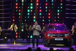 Mika Singh performs at GiMA 2016_570602366d2cd.jpg