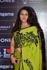 Poonam Dhillon at GIMA Awards 2016 on 6th April 2016 (84)_570642bb66a4a.JPG