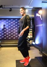 Jacqueline Fernandez at PUMA delhi event on 7th April 2016 (2)_5708e039a173c.jpg