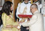 Priyanka Chopra at Padma Bhushan ceremony on 12th April 2016 (8)_570e505177caa.jpg