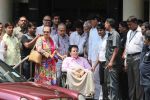 Dilip Kumar discharged from hospital on 21st April 2016 (6)_571a026ed0f0a.JPG