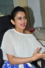 Rakul Preet Singh at Radio Mirchi 10th Anniversary Celebrations on 22nd April 2016 (86)_571ad8635917f.jpg