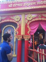 Akshay Oberoi visited the famous Ghanteshwar Hanuman Temple in Mumbai to seek blessings for his film Laal Rang on 22nd April 2016 (5)_5726fa8064ff2.jpg