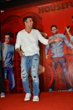 Akshay Kumar at the Launch of the song Taang Uthake from the film Housefull 3 on 6th May 2016 (5)_572dfd0b48e44.JPG