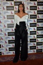 Sonam Kapoor unveils her Cannes look by L_Oreal on 6th May 2016 (24)_572dfcc32b8f2.JPG