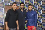 Akshay Kumar, Riteish Deshmukh, Abhishek Bachchan at Housefull 3 on the sets of The Kapil Sharma show on 9th May 2016 (105)_57320f31464d4.JPG