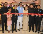 Amitabh Bachchan and Jaya Bachchan in Kolkatta for Kalyan jewellers on 9th May 2016 (17)_57320c9522c79.jpg