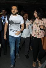 Emraan Hashmi snapped at airport in Mumbai on 12th May 2016 (84)_5735a685d0f2d.JPG